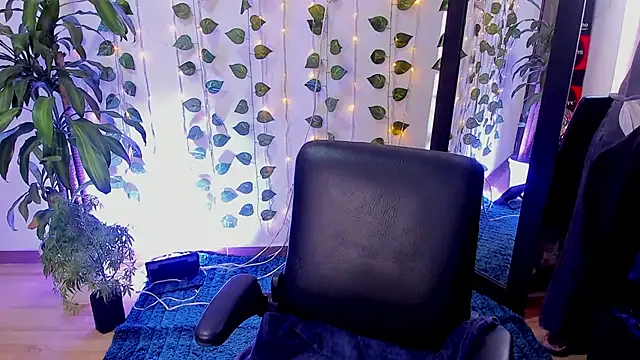 mariiana-diaz online show from November 27, 2:28 pm