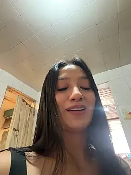 Snapshot of mariiana-diaz chatting on June 20, 4:12 pm mariiana-diaz online show from June 20, 4:12 pm