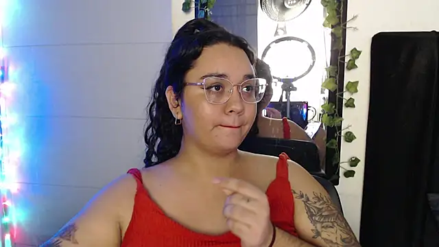 Snapshot of Alezapark chatting on June 19, 10:36 pm Alezapark online show from June 19, 10:36 pm