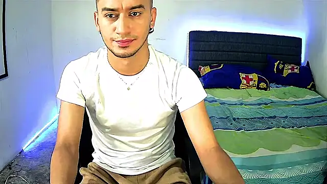 Kevin Torres online show from December 20, 4:43 pm