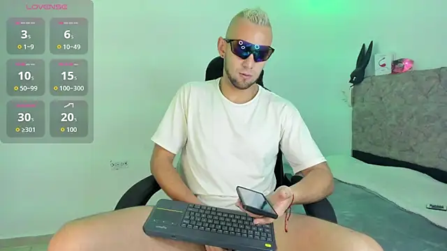 Damon Bakert online show from December 22, 2:50 pm