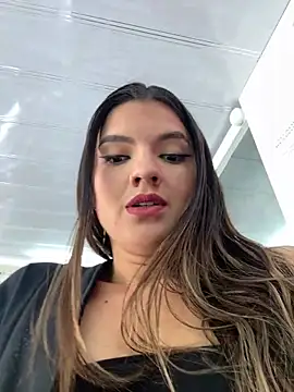 annavi  online show from May 10, 5:37 pm