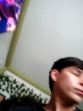 Snapshot of Lukas_strong chatting on October 14, 5:13 pm Lukas strong online show from October 14, 5:13 pm