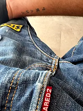 Snapshot of Lukas_strong chatting on December 2, 4:52 pm Lukas strong online show from December 2, 4:52 pm