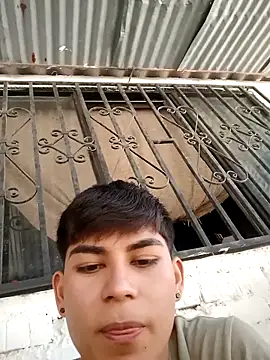 Snapshot of Lukas_strong chatting on September 29, 4:45 pm Lukas strong online show from September 29, 4:45 pm