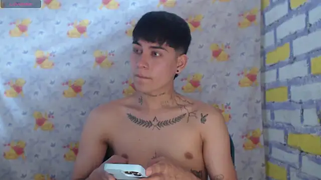 Snapshot of Lukas_strong chatting on December 16, 4:00 pm Lukas strong online show from December 16, 4:00 pm