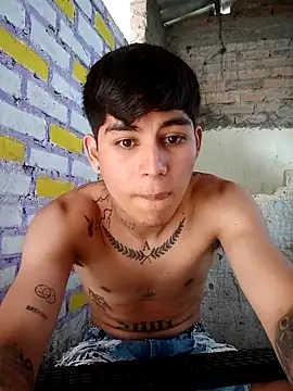 Snapshot of Lukas_strong chatting on November 9, 3:27 pm Lukas strong online show from November 9, 3:27 pm