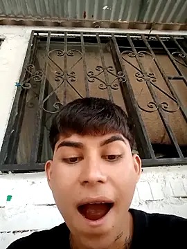 Snapshot of Lukas_strong chatting on September 24, 3:29 pm Lukas strong online show from September 24, 3:29 pm