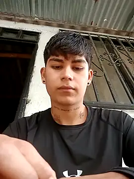 Snapshot of Lukas_strong chatting on November 1, 2:22 pm Lukas strong online show from November 1, 2:22 pm