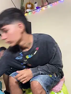 Snapshot of Lukas_strong chatting on November 27, 3:12 pm Lukas strong online show from November 27, 3:12 pm