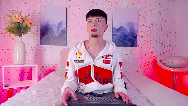 Steev Novoa online show from February 4, 3:23 am