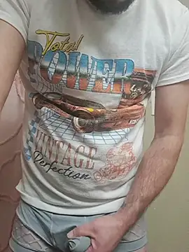 Snapshot of bigdickdaddy2184 chatting on January 19, 10:19 am bigdickdaddy2184 online show from January 19, 10:19 am