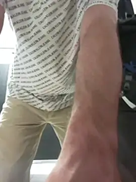 Snapshot of bigdickdaddy2184 chatting on February 14, 11:10 am bigdickdaddy2184 online show from February 14, 11:10 am