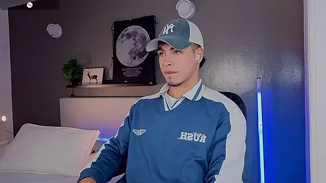 Snapshot of Ken-boy_ chatting on October 13, 11:45 am Ken-boy online show from October 13, 11:45 am