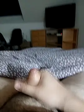 Snapshot of BennoSingle chatting on March 12, 7:47 pm BennoSingle online show from March 12, 7:47 pm