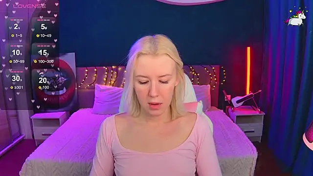 Snapshot of Selenatrend chatting on February 15, 6:03 am Selenatrend online show from February 15, 6:03 am