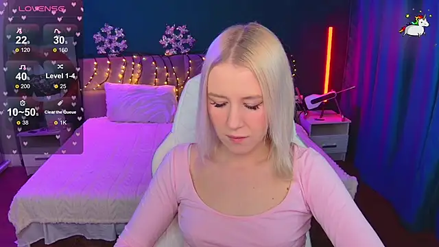 Snapshot of Selenatrend chatting on January 8, 6:41 am Selenatrend online show from January 8, 6:41 am