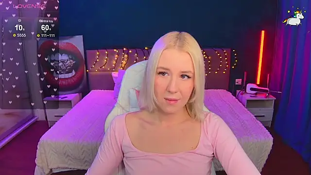 Snapshot of Selenatrend chatting on February 1, 6:22 am Selenatrend online show from February 1, 6:22 am