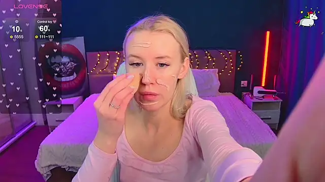 Snapshot of Selenatrend chatting on February 28, 6:02 am Selenatrend online show from February 28, 6:02 am