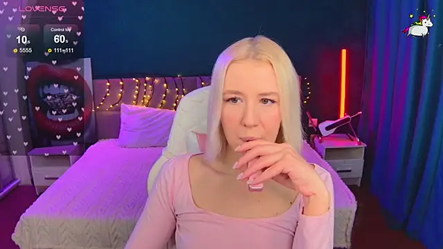 Snapshot of Selenatrend chatting on February 15, 7:51 am Selenatrend online show from February 15, 7:51 am