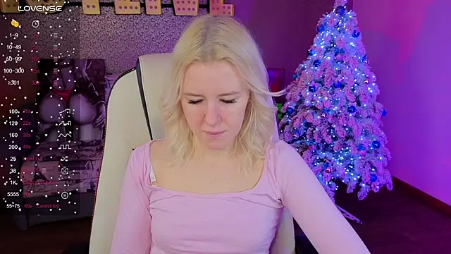 Snapshot of Selenatrend chatting on December 18, 6:18 am Selenatrend online show from December 18, 6:18 am