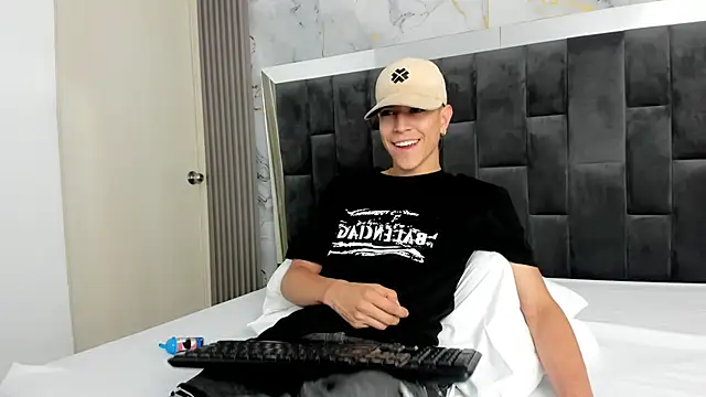 Dei v 48 online show from February 15, 10:31 pm