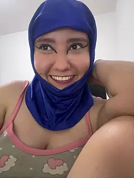 Snapshot of hannahayat chatting on April 28, 10:36 pm hannahayat online show from April 28, 10:36 pm