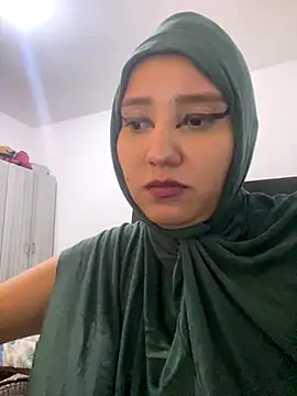 hannahayat online show from October 6, 8:09 pm