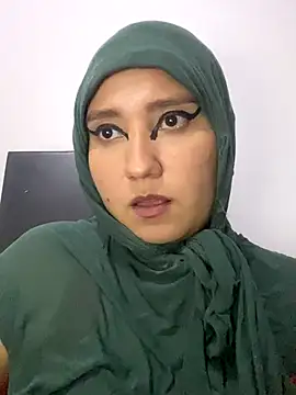 hannahayat online show from January 8, 11:00 pm