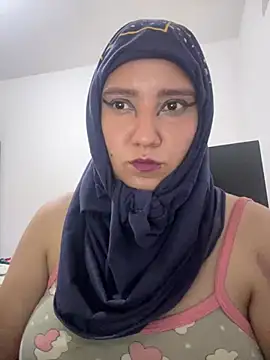 Snapshot of hannahayat chatting on April 28, 2:27 am hannahayat online show from April 28, 2:27 am