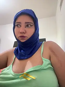 Snapshot of hannahayat chatting on June 18, 2:00 pm hannahayat online show from June 18, 2:00 pm