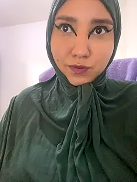 Snapshot of hannahayat chatting on December 15, 3:29 pm hannahayat online show from December 15, 3:29 pm