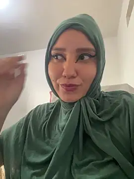 hannahayat online show from September 18, 1:36 pm