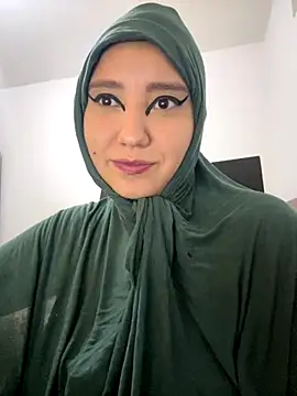 Snapshot of hannahayat chatting on November 15, 2:21 pm hannahayat online show from November 15, 2:21 pm