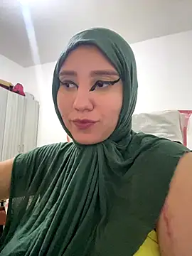 Snapshot of hannahayat chatting on December 1, 10:21 pm hannahayat online show from December 1, 10:21 pm