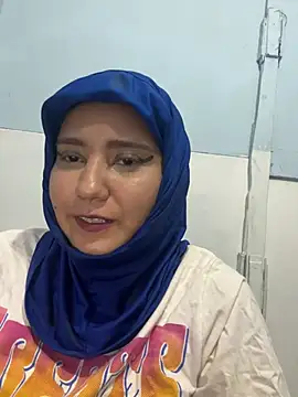 Snapshot of hannahayat chatting on July 1, 2:39 pm hannahayat online show from July 1, 2:39 pm
