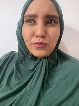 hannahayat online show from December 31, 3:20 pm