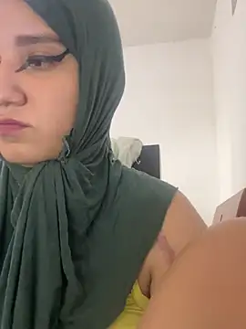 hannahayat online show from February 18, 3:52 pm