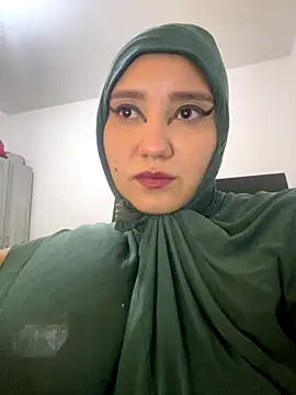 hannahayat online show from October 9, 8:20 pm