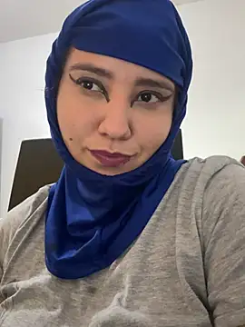 Snapshot of hannahayat chatting on July 4, 3:49 pm hannahayat online show from July 4, 3:49 pm