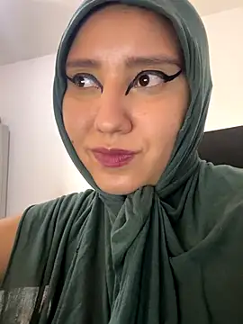 Snapshot of hannahayat chatting on November 13, 2:43 pm hannahayat online show from November 13, 2:43 pm