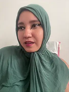 hannahayat online show from December 20, 3:26 pm