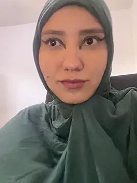 hannahayat online show from October 7, 2:40 pm