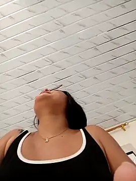 -VICKKY online show from November 3, 2:09 pm