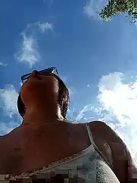 -VICKKY online show from November 22, 1:43 pm