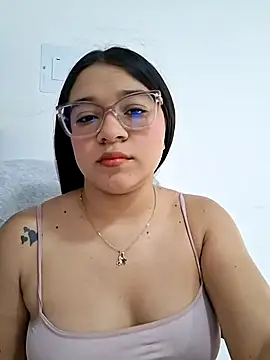 -VICKKY online show from February 14, 1:44 pm