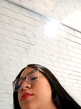 Snapshot of -VICKKY chatting on October 16, 1:52 pm -VICKKY online show from October 16, 1:52 pm