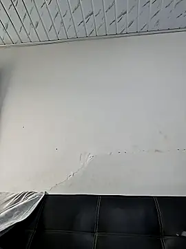 -VICKKY online show from April 4, 2:45 pm