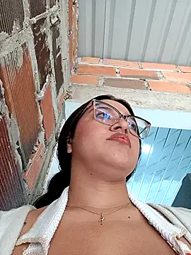 -VICKKY online show from December 20, 2:09 pm