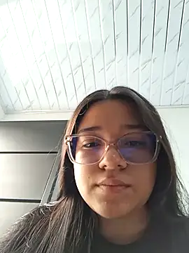 -VICKKY online show from February 13, 2:17 pm